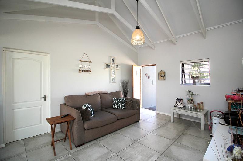 2 Bedroom Property for Sale in Reebok Western Cape